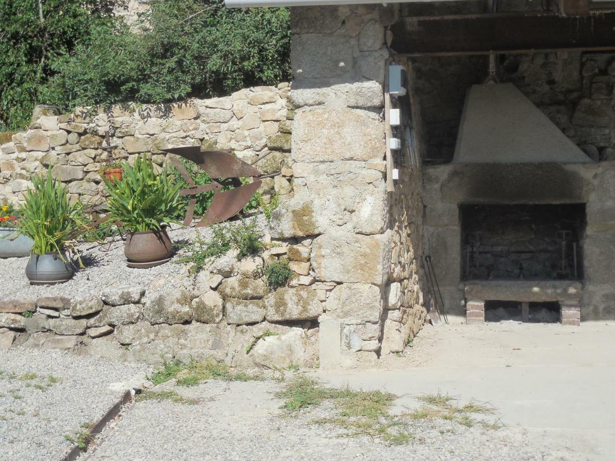 Gite De Carbonies Saint-Félix-de-Lunel Kültér fotó