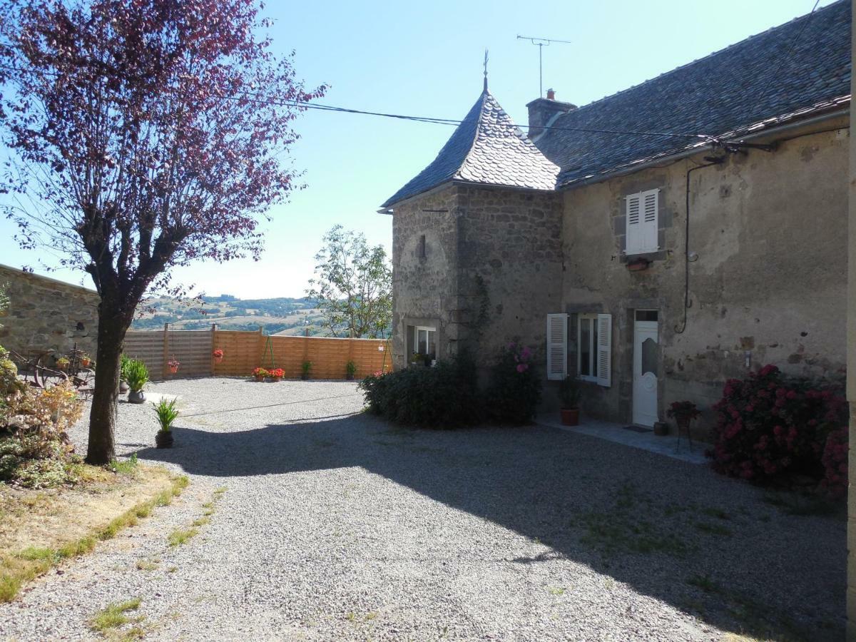 Gite De Carbonies Saint-Félix-de-Lunel Kültér fotó